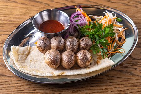 Молодой картофель на мангале