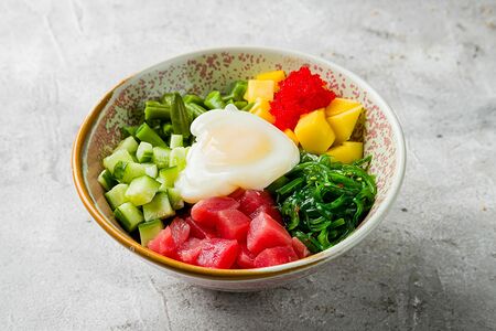 Поке с тунцом