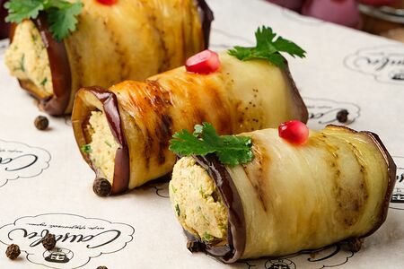 Рулетики из баклажан Нигвзиани