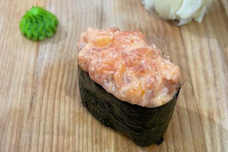 Гункан с форелью