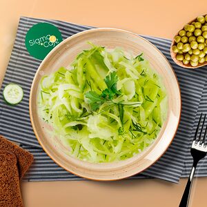 Салат из свежей капусты с огурцом