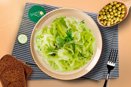 Салат из свежей капусты с огурцом