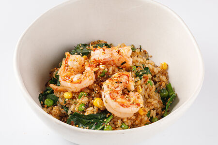 Жареный рис с креветками