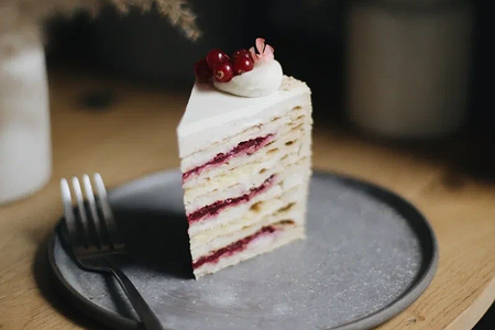 Торт vegan Наполеон ванильный с малиной и лимоном