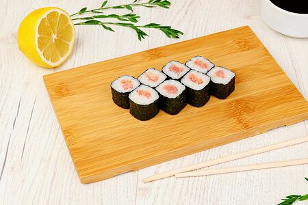 Ролл Хосомаки с лососем холодного копчения