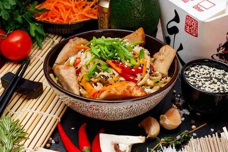 Удон со свининой