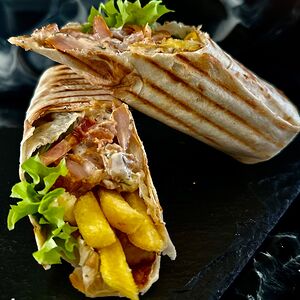 Сувлак в лаваше куриный