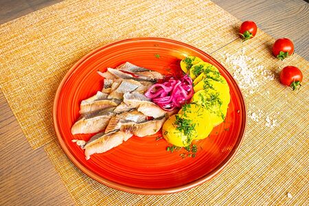 Сельдь с картофелем