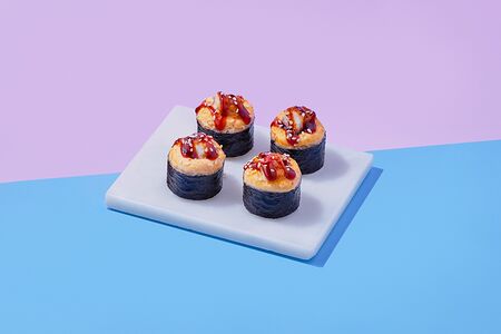 Запеченный ролл с угрем 1/2