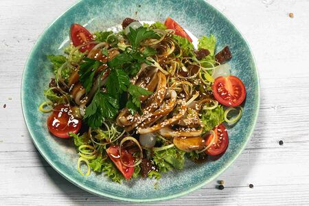 С кальмаром и устричным соусом