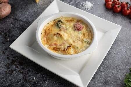 Судак, запечённый с овощами