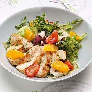 Салат с курицей и апельсином