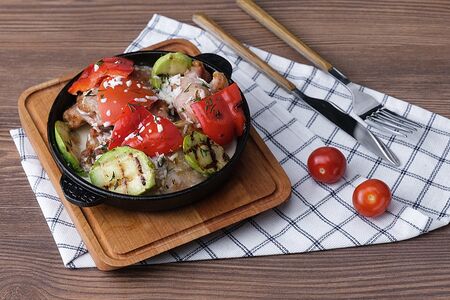 Курица с овощами в сливочном соусе