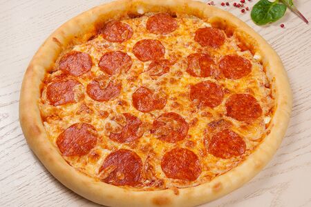 Пепперони с сырным краем