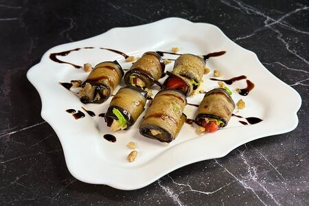 Рулетики из баклажанов с сыром