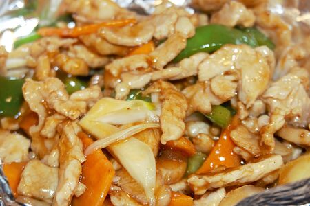 Свинина на чугуне со сладким перцем