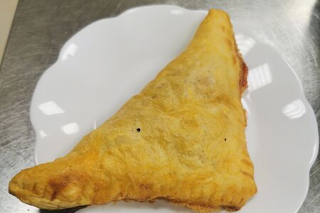 Слойка с вишней