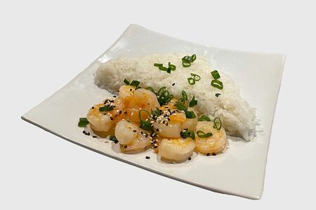 Креветка в чесночном масле с рисом