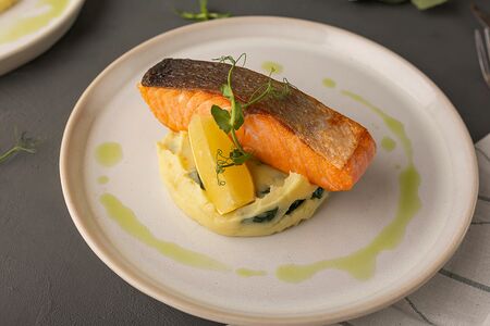 Стейк из лосося