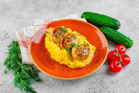 Куриные котлетки с пюре