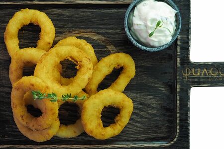 Луковые кольца в панировке