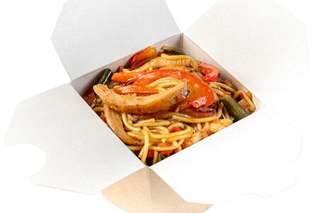 Лапша с курицей в соусе свит чили