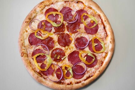 Пицца Салями