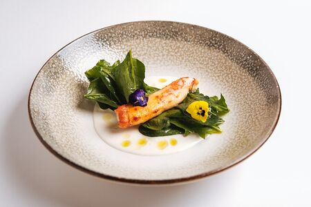 Запеченная фаланга камчатского краба