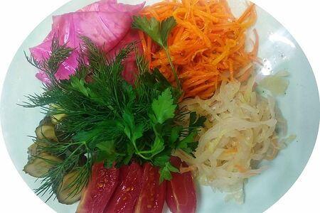 Соленья домашние из бочек дубовых