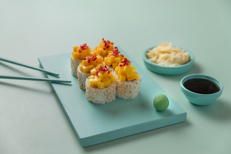 Тартар ролл с манго