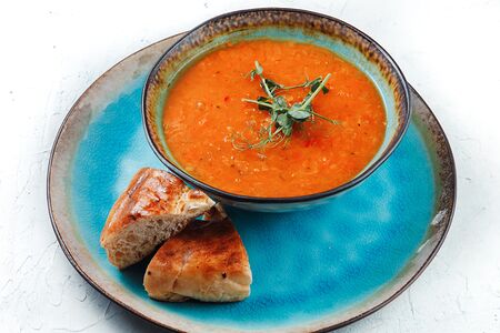 Чечевичный суп с телятиной горячего копчения