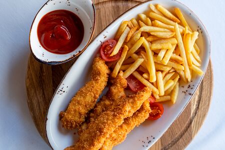 Наггетсы из курочки с картофелем фри