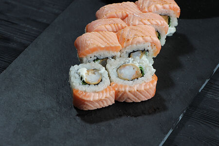 Ролл Опаленный лосось