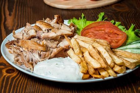 Гиро на тарелке