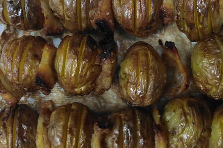 Картофель с салом на мангале