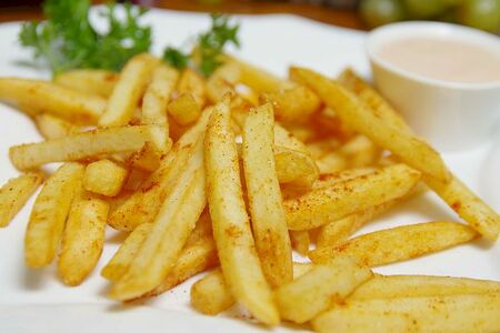 Картофель фри с соусом