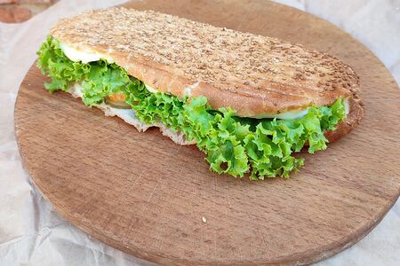 Сэндвич с куриной ветчиной