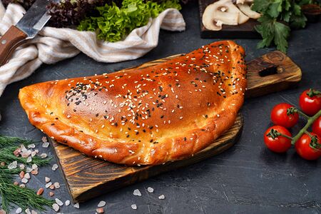 Пирог с курицей и грибами