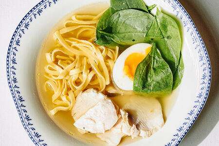 Куриный суп с домашней лапшой