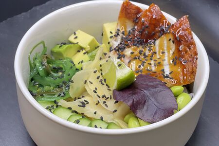 Поке с угрем