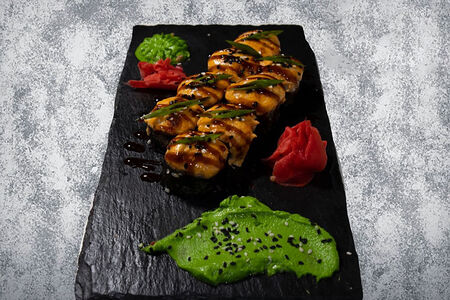 Запеченный ролл с креветками