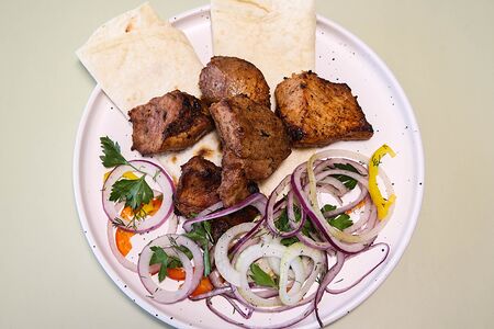 Шашлык из cвинoй шейки