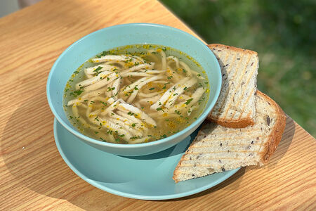 Суп лапша по-домашнему с курицей