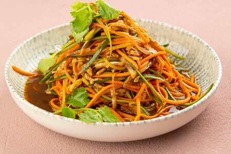 Салат из свиных ушек