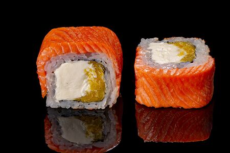 Запеченный ролл Карибы