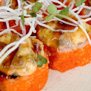 Запеченный ролл с угрём