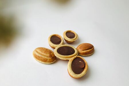 Орешки с шоколадом