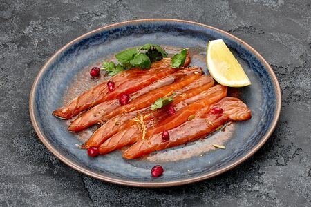 Лосось слабосолёный