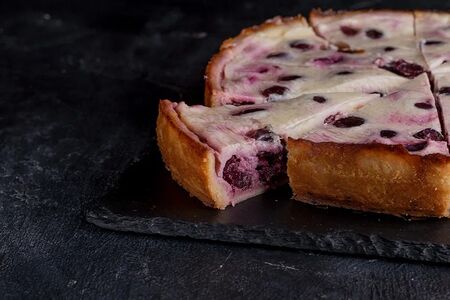 Сметанник с черешней