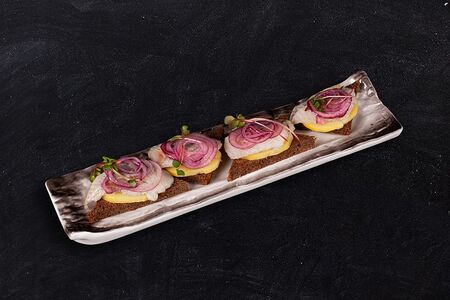 Пыжи трактирные с сельдью и картофелем